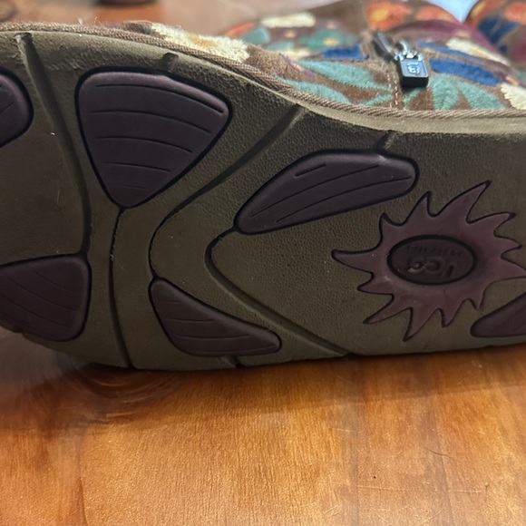 UGG Wahine Floral Embroidered Boots - Picture 10 of 16